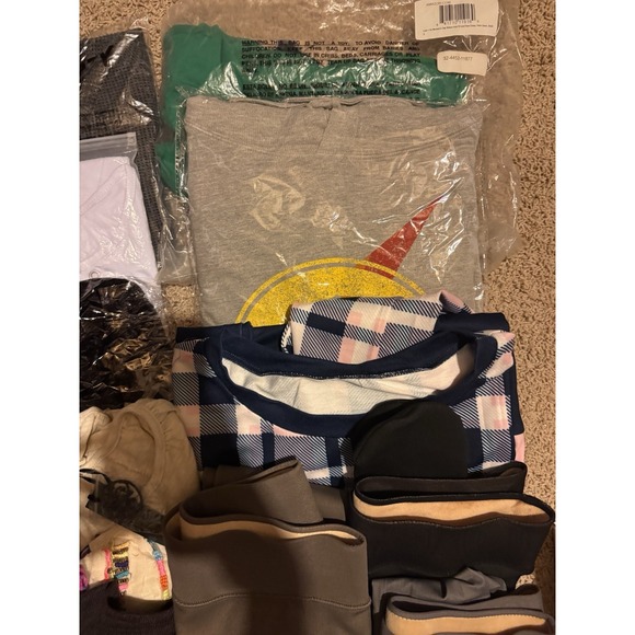 Reseller Bundle Wholesale  Assorted Lot 20 PC Womens Mixed Bulk Apparel - Picture 7 of 12
